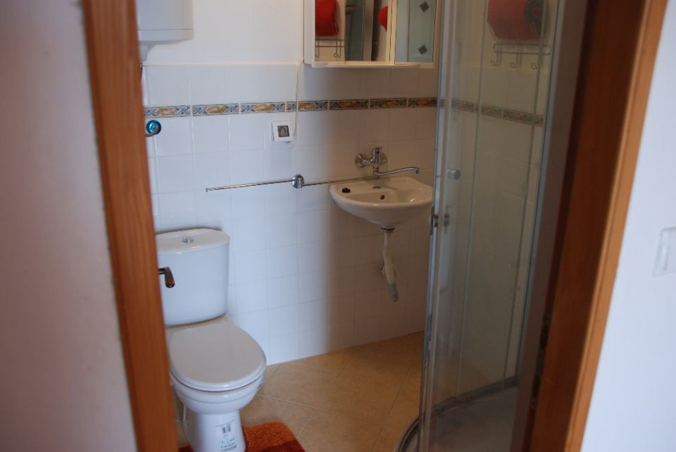 1775371530-ap-2-koupelna-a-wc.jpg